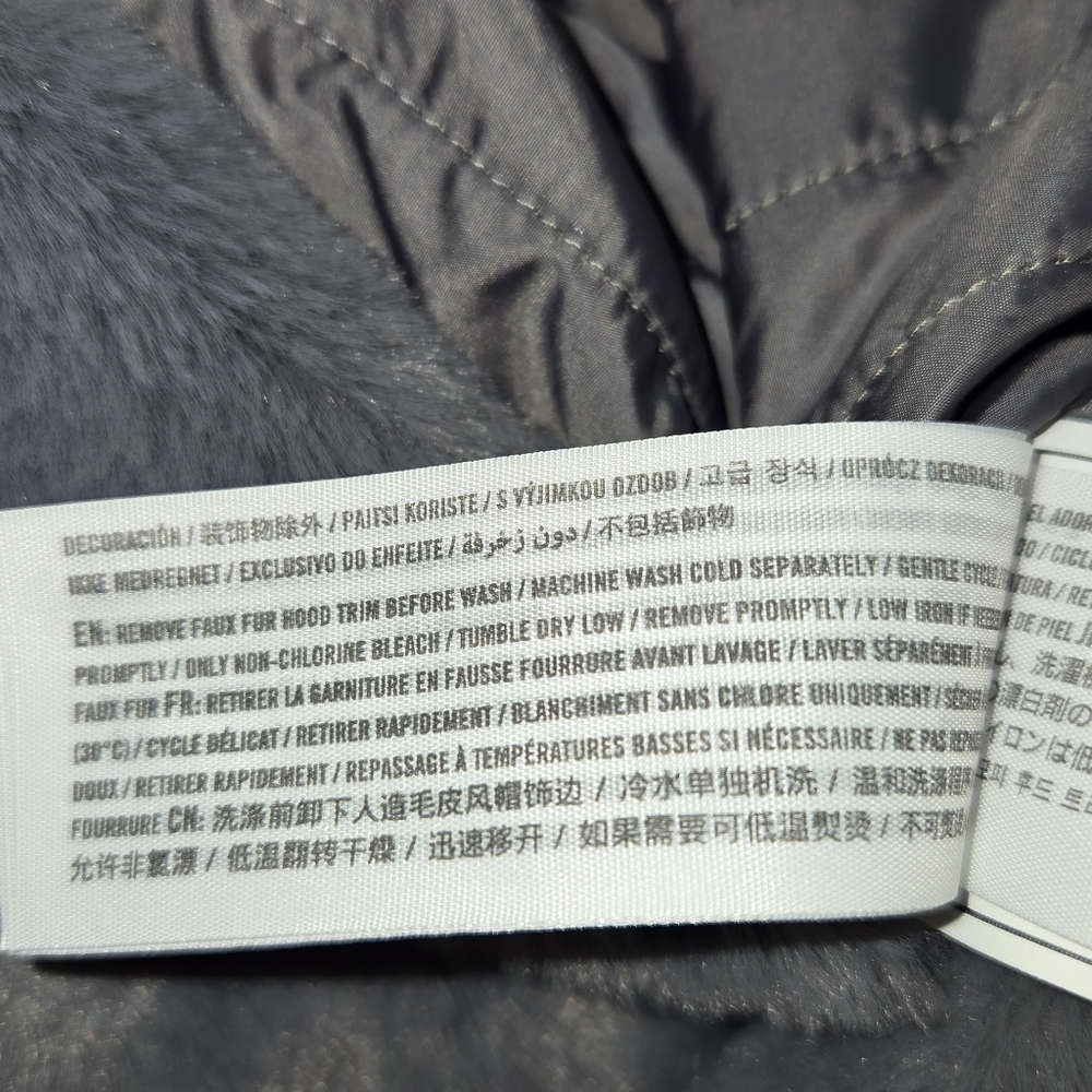 Hollister Women's Gray Jacket/ Parka with Faux Fur Hood Size Large *LIKE NEW* - Picture 7 of 12